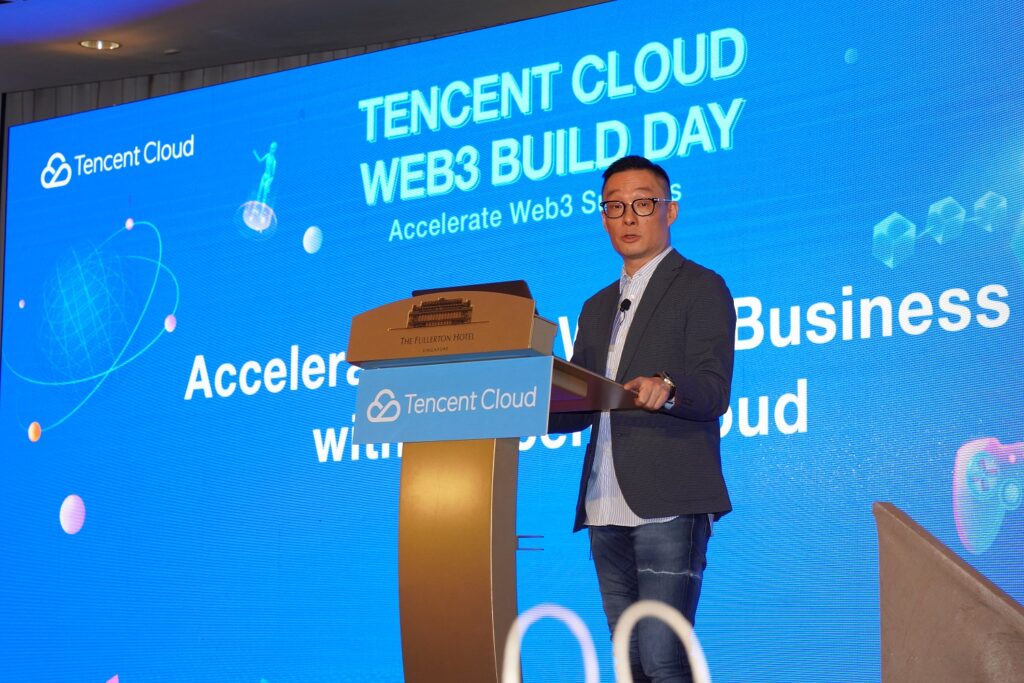 Poshu Yeung معاون Tencent Cloud در سنگاپور اعلامیه ای ارائه کرد.