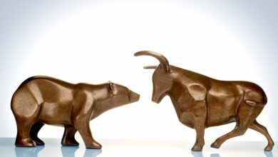 بیت کوین به زیر ۶۱۰۰۰ دلار سقوط کرد زیرا یک معامله گر به پیش بینی ۱۵۰۰۰۰ دلاری خود در سال جاری پایبند بود.