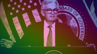 بیت کوین قبل از سخنرانی پاول بیش از ۶۴۰۰۰ دلار افزایش یافت. گزینه های IBIT ممکن است محرک بلندمدتی ارائه دهند.