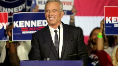 گزارش ها حاکی از آن است که RFK جونیور از رقابت های ریاست جمهوری انصراف داده است. و در حال بررسی حمایت از ترامپ از ۶۱۰۰۰ دلار است.